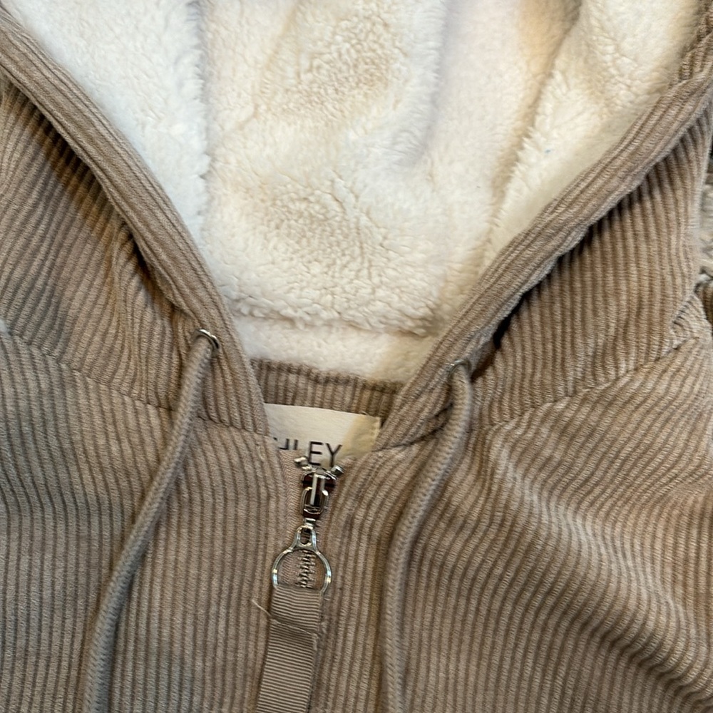 Sherpa Jacket - Picture 2 of 6